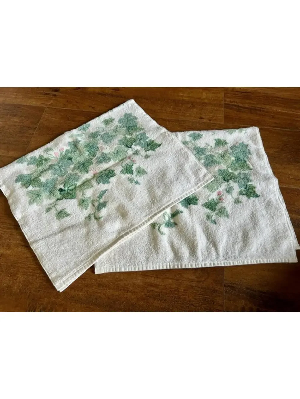 Set of Two Vintage Springs Bath Fashions Towels with Green Ivy Design